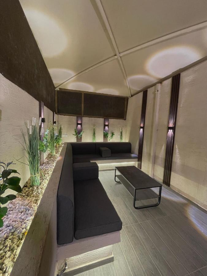 استديو مع جلسة خارجية بدخول ذكي Villa Рияд Екстериор снимка