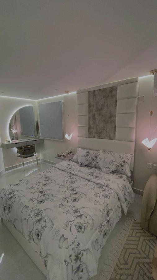 استديو مع جلسة خارجية بدخول ذكي Villa Рияд Екстериор снимка